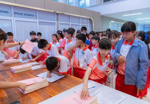 ภาพกิจกรรม คณะวิทยาศาสตร์และเทคโนโลยี มหาวิทยาลัยราชภัฏกำแพงเพชร ร่วมกับโรงเรียนอนุบาลกำแพงเพชร จัดกิจกรรมสะเต็มศึกษา ตามโครงการฝึกทักษะเพื่อพัฒนาอุจฉริยะภาพวิทยาศาสตร์