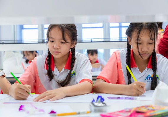 ภาพกิจกรรม คณะวิทยาศาสตร์และเทคโนโลยี มหาวิทยาลัยราชภัฏกำแพงเพชร ร่วมกับโรงเรียนอนุบาลกำแพงเพชร จัดกิจกรรมสะเต็มศึกษา ตามโครงการฝึกทักษะเพื่อพัฒนาอุจฉริยะภาพวิทยาศาสตร์