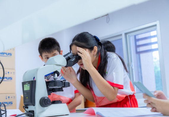 ภาพกิจกรรม คณะวิทยาศาสตร์และเทคโนโลยี มหาวิทยาลัยราชภัฏกำแพงเพชร ร่วมกับโรงเรียนอนุบาลกำแพงเพชร จัดกิจกรรมสะเต็มศึกษา ตามโครงการฝึกทักษะเพื่อพัฒนาอุจฉริยะภาพวิทยาศาสตร์