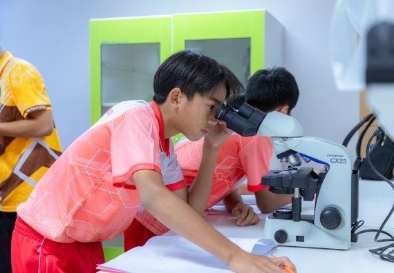 ภาพกิจกรรม คณะวิทยาศาสตร์และเทคโนโลยี มหาวิทยาลัยราชภัฏกำแพงเพชร ร่วมกับโรงเรียนอนุบาลกำแพงเพชร จัดกิจกรรมสะเต็มศึกษา ตามโครงการฝึกทักษะเพื่อพัฒนาอุจฉริยะภาพวิทยาศาสตร์