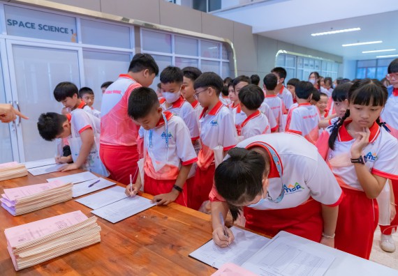 ภาพกิจกรรม คณะวิทยาศาสตร์และเทคโนโลยี มหาวิทยาลัยราชภัฏกำแพงเพชร ร่วมกับโรงเรียนอนุบาลกำแพงเพชร จัดกิจกรรมสะเต็มศึกษา ตามโครงการฝึกทักษะเพื่อพัฒนาอุจฉริยะภาพวิทยาศาสตร์