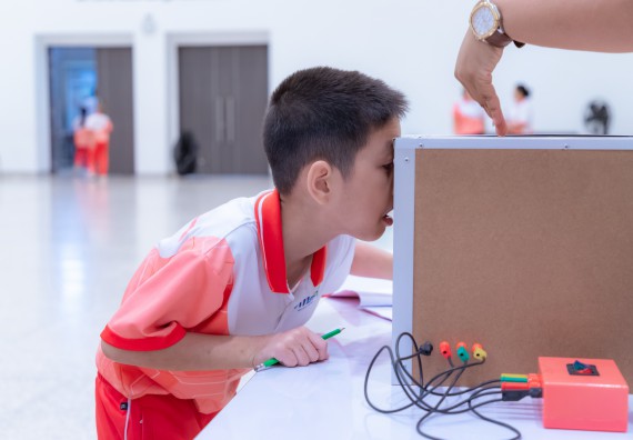 ภาพกิจกรรม คณะวิทยาศาสตร์และเทคโนโลยี มหาวิทยาลัยราชภัฏกำแพงเพชร ร่วมกับโรงเรียนอนุบาลกำแพงเพชร จัดกิจกรรมสะเต็มศึกษา ตามโครงการฝึกทักษะเพื่อพัฒนาอุจฉริยะภาพวิทยาศาสตร์