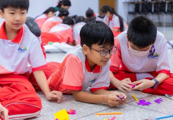 ภาพกิจกรรม คณะวิทยาศาสตร์และเทคโนโลยี มหาวิทยาลัยราชภัฏกำแพงเพชร ร่วมกับโรงเรียนอนุบาลกำแพงเพชร จัดกิจกรรมสะเต็มศึกษา ตามโครงการฝึกทักษะเพื่อพัฒนาอุจฉริยะภาพวิทยาศาสตร์