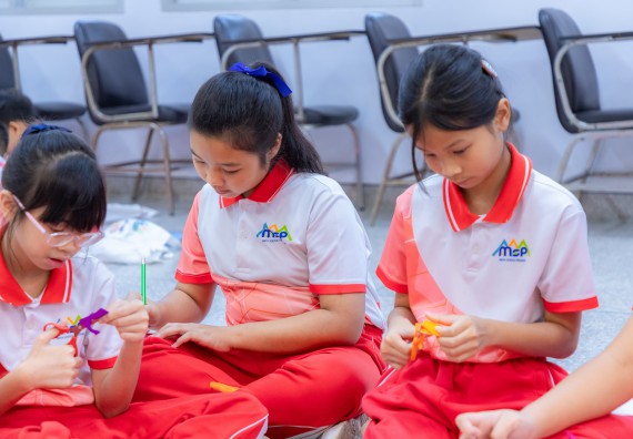 ภาพกิจกรรม คณะวิทยาศาสตร์และเทคโนโลยี มหาวิทยาลัยราชภัฏกำแพงเพชร ร่วมกับโรงเรียนอนุบาลกำแพงเพชร จัดกิจกรรมสะเต็มศึกษา ตามโครงการฝึกทักษะเพื่อพัฒนาอุจฉริยะภาพวิทยาศาสตร์