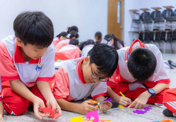 ภาพกิจกรรม คณะวิทยาศาสตร์และเทคโนโลยี มหาวิทยาลัยราชภัฏกำแพงเพชร ร่วมกับโรงเรียนอนุบาลกำแพงเพชร จัดกิจกรรมสะเต็มศึกษา ตามโครงการฝึกทักษะเพื่อพัฒนาอุจฉริยะภาพวิทยาศาสตร์