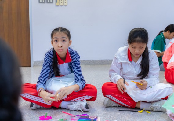 ภาพกิจกรรม คณะวิทยาศาสตร์และเทคโนโลยี มหาวิทยาลัยราชภัฏกำแพงเพชร ร่วมกับโรงเรียนอนุบาลกำแพงเพชร จัดกิจกรรมสะเต็มศึกษา ตามโครงการฝึกทักษะเพื่อพัฒนาอุจฉริยะภาพวิทยาศาสตร์