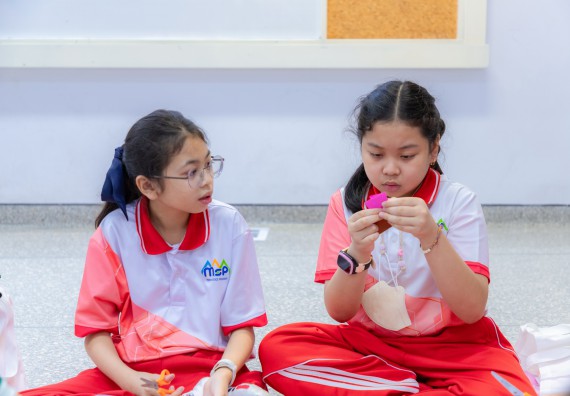 ภาพกิจกรรม คณะวิทยาศาสตร์และเทคโนโลยี มหาวิทยาลัยราชภัฏกำแพงเพชร ร่วมกับโรงเรียนอนุบาลกำแพงเพชร จัดกิจกรรมสะเต็มศึกษา ตามโครงการฝึกทักษะเพื่อพัฒนาอุจฉริยะภาพวิทยาศาสตร์