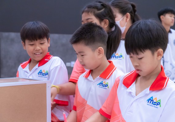 ภาพกิจกรรม คณะวิทยาศาสตร์และเทคโนโลยี มหาวิทยาลัยราชภัฏกำแพงเพชร ร่วมกับโรงเรียนอนุบาลกำแพงเพชร จัดกิจกรรมสะเต็มศึกษา ตามโครงการฝึกทักษะเพื่อพัฒนาอุจฉริยะภาพวิทยาศาสตร์