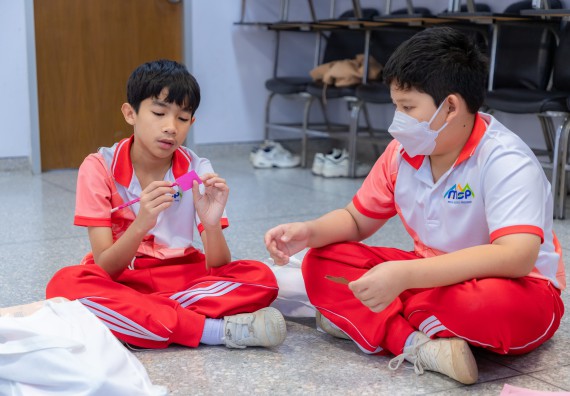 ภาพกิจกรรม คณะวิทยาศาสตร์และเทคโนโลยี มหาวิทยาลัยราชภัฏกำแพงเพชร ร่วมกับโรงเรียนอนุบาลกำแพงเพชร จัดกิจกรรมสะเต็มศึกษา ตามโครงการฝึกทักษะเพื่อพัฒนาอุจฉริยะภาพวิทยาศาสตร์