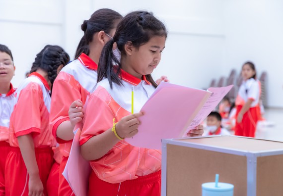 ภาพกิจกรรม คณะวิทยาศาสตร์และเทคโนโลยี มหาวิทยาลัยราชภัฏกำแพงเพชร ร่วมกับโรงเรียนอนุบาลกำแพงเพชร จัดกิจกรรมสะเต็มศึกษา ตามโครงการฝึกทักษะเพื่อพัฒนาอุจฉริยะภาพวิทยาศาสตร์