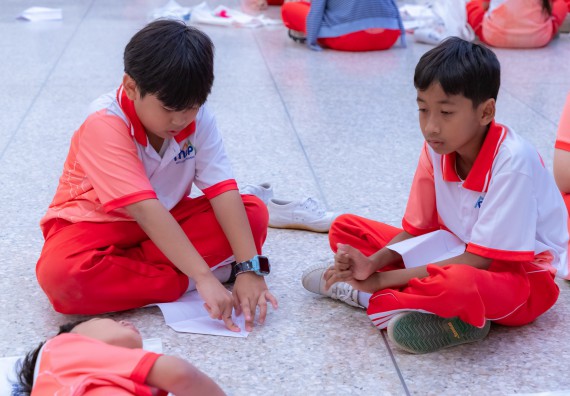 ภาพกิจกรรม คณะวิทยาศาสตร์และเทคโนโลยี มหาวิทยาลัยราชภัฏกำแพงเพชร ร่วมกับโรงเรียนอนุบาลกำแพงเพชร จัดกิจกรรมสะเต็มศึกษา ตามโครงการฝึกทักษะเพื่อพัฒนาอุจฉริยะภาพวิทยาศาสตร์