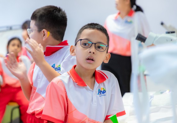 ภาพกิจกรรม คณะวิทยาศาสตร์และเทคโนโลยี มหาวิทยาลัยราชภัฏกำแพงเพชร ร่วมกับโรงเรียนอนุบาลกำแพงเพชร จัดกิจกรรมสะเต็มศึกษา ตามโครงการฝึกทักษะเพื่อพัฒนาอุจฉริยะภาพวิทยาศาสตร์