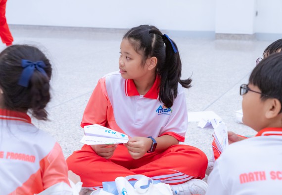 ภาพกิจกรรม คณะวิทยาศาสตร์และเทคโนโลยี มหาวิทยาลัยราชภัฏกำแพงเพชร ร่วมกับโรงเรียนอนุบาลกำแพงเพชร จัดกิจกรรมสะเต็มศึกษา ตามโครงการฝึกทักษะเพื่อพัฒนาอุจฉริยะภาพวิทยาศาสตร์