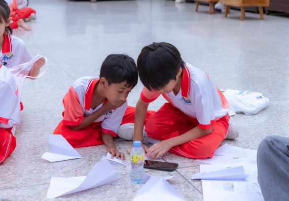 ภาพกิจกรรม คณะวิทยาศาสตร์และเทคโนโลยี มหาวิทยาลัยราชภัฏกำแพงเพชร ร่วมกับโรงเรียนอนุบาลกำแพงเพชร จัดกิจกรรมสะเต็มศึกษา ตามโครงการฝึกทักษะเพื่อพัฒนาอุจฉริยะภาพวิทยาศาสตร์