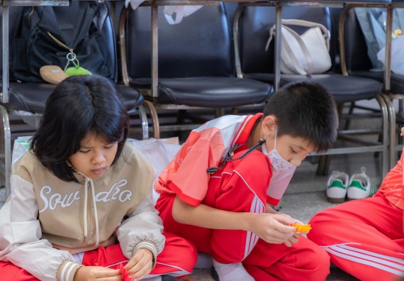 ภาพกิจกรรม คณะวิทยาศาสตร์และเทคโนโลยี มหาวิทยาลัยราชภัฏกำแพงเพชร ร่วมกับโรงเรียนอนุบาลกำแพงเพชร จัดกิจกรรมสะเต็มศึกษา ตามโครงการฝึกทักษะเพื่อพัฒนาอุจฉริยะภาพวิทยาศาสตร์