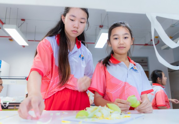 ภาพกิจกรรม คณะวิทยาศาสตร์และเทคโนโลยี มหาวิทยาลัยราชภัฏกำแพงเพชร ร่วมกับโรงเรียนอนุบาลกำแพงเพชร จัดกิจกรรมสะเต็มศึกษา ตามโครงการฝึกทักษะเพื่อพัฒนาอุจฉริยะภาพวิทยาศาสตร์