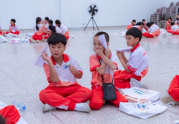 ภาพกิจกรรม คณะวิทยาศาสตร์และเทคโนโลยี มหาวิทยาลัยราชภัฏกำแพงเพชร ร่วมกับโรงเรียนอนุบาลกำแพงเพชร จัดกิจกรรมสะเต็มศึกษา ตามโครงการฝึกทักษะเพื่อพัฒนาอุจฉริยะภาพวิทยาศาสตร์