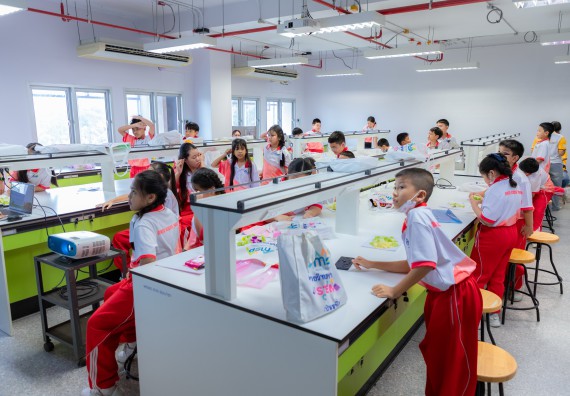 ภาพกิจกรรม คณะวิทยาศาสตร์และเทคโนโลยี มหาวิทยาลัยราชภัฏกำแพงเพชร ร่วมกับโรงเรียนอนุบาลกำแพงเพชร จัดกิจกรรมสะเต็มศึกษา ตามโครงการฝึกทักษะเพื่อพัฒนาอุจฉริยะภาพวิทยาศาสตร์