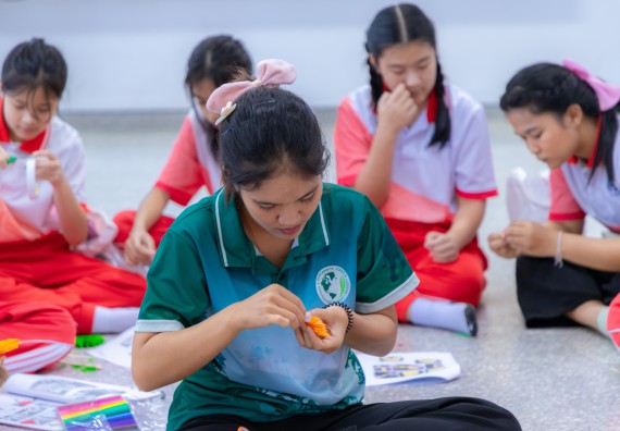 ภาพกิจกรรม คณะวิทยาศาสตร์และเทคโนโลยี มหาวิทยาลัยราชภัฏกำแพงเพชร ร่วมกับโรงเรียนอนุบาลกำแพงเพชร จัดกิจกรรมสะเต็มศึกษา ตามโครงการฝึกทักษะเพื่อพัฒนาอุจฉริยะภาพวิทยาศาสตร์