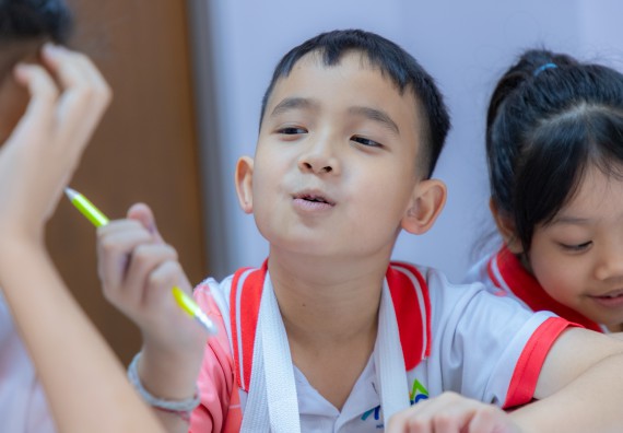 ภาพกิจกรรม คณะวิทยาศาสตร์และเทคโนโลยี มหาวิทยาลัยราชภัฏกำแพงเพชร ร่วมกับโรงเรียนอนุบาลกำแพงเพชร จัดกิจกรรมสะเต็มศึกษา ตามโครงการฝึกทักษะเพื่อพัฒนาอุจฉริยะภาพวิทยาศาสตร์