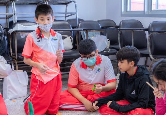 ภาพกิจกรรม คณะวิทยาศาสตร์และเทคโนโลยี มหาวิทยาลัยราชภัฏกำแพงเพชร ร่วมกับโรงเรียนอนุบาลกำแพงเพชร จัดกิจกรรมสะเต็มศึกษา ตามโครงการฝึกทักษะเพื่อพัฒนาอุจฉริยะภาพวิทยาศาสตร์