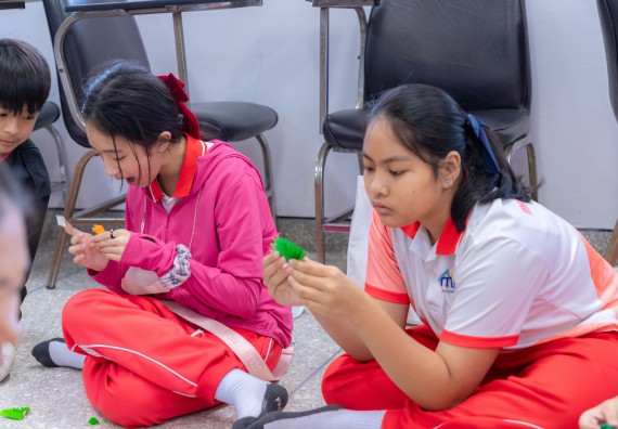 ภาพกิจกรรม คณะวิทยาศาสตร์และเทคโนโลยี มหาวิทยาลัยราชภัฏกำแพงเพชร ร่วมกับโรงเรียนอนุบาลกำแพงเพชร จัดกิจกรรมสะเต็มศึกษา ตามโครงการฝึกทักษะเพื่อพัฒนาอุจฉริยะภาพวิทยาศาสตร์