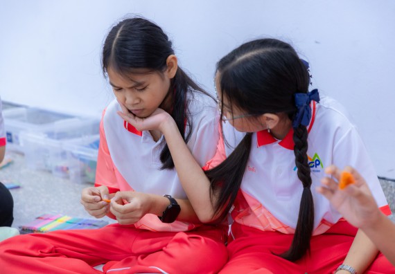 ภาพกิจกรรม คณะวิทยาศาสตร์และเทคโนโลยี มหาวิทยาลัยราชภัฏกำแพงเพชร ร่วมกับโรงเรียนอนุบาลกำแพงเพชร จัดกิจกรรมสะเต็มศึกษา ตามโครงการฝึกทักษะเพื่อพัฒนาอุจฉริยะภาพวิทยาศาสตร์