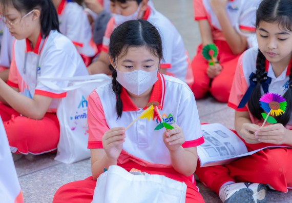 ภาพกิจกรรม คณะวิทยาศาสตร์และเทคโนโลยี มหาวิทยาลัยราชภัฏกำแพงเพชร ร่วมกับโรงเรียนอนุบาลกำแพงเพชร จัดกิจกรรมสะเต็มศึกษา ตามโครงการฝึกทักษะเพื่อพัฒนาอุจฉริยะภาพวิทยาศาสตร์