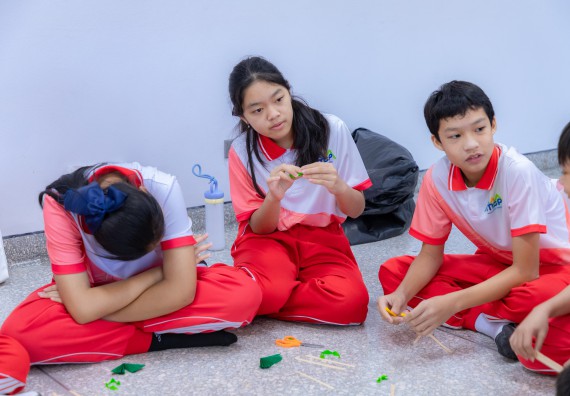 ภาพกิจกรรม คณะวิทยาศาสตร์และเทคโนโลยี มหาวิทยาลัยราชภัฏกำแพงเพชร ร่วมกับโรงเรียนอนุบาลกำแพงเพชร จัดกิจกรรมสะเต็มศึกษา ตามโครงการฝึกทักษะเพื่อพัฒนาอุจฉริยะภาพวิทยาศาสตร์