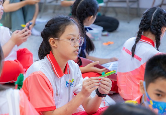 ภาพกิจกรรม คณะวิทยาศาสตร์และเทคโนโลยี มหาวิทยาลัยราชภัฏกำแพงเพชร ร่วมกับโรงเรียนอนุบาลกำแพงเพชร จัดกิจกรรมสะเต็มศึกษา ตามโครงการฝึกทักษะเพื่อพัฒนาอุจฉริยะภาพวิทยาศาสตร์