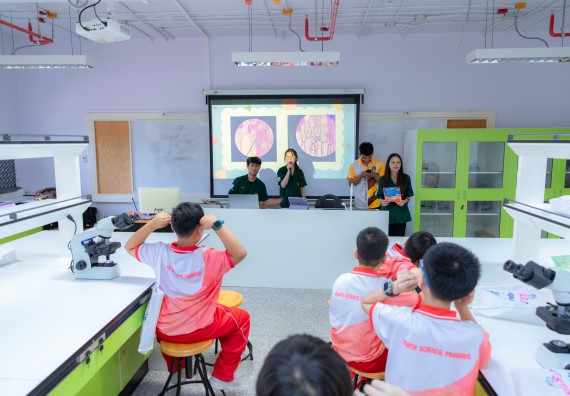 ภาพกิจกรรม คณะวิทยาศาสตร์และเทคโนโลยี มหาวิทยาลัยราชภัฏกำแพงเพชร ร่วมกับโรงเรียนอนุบาลกำแพงเพชร จัดกิจกรรมสะเต็มศึกษา ตามโครงการฝึกทักษะเพื่อพัฒนาอุจฉริยะภาพวิทยาศาสตร์