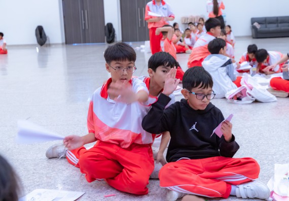 ภาพกิจกรรม คณะวิทยาศาสตร์และเทคโนโลยี มหาวิทยาลัยราชภัฏกำแพงเพชร ร่วมกับโรงเรียนอนุบาลกำแพงเพชร จัดกิจกรรมสะเต็มศึกษา ตามโครงการฝึกทักษะเพื่อพัฒนาอุจฉริยะภาพวิทยาศาสตร์