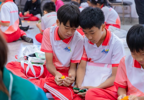 ภาพกิจกรรม คณะวิทยาศาสตร์และเทคโนโลยี มหาวิทยาลัยราชภัฏกำแพงเพชร ร่วมกับโรงเรียนอนุบาลกำแพงเพชร จัดกิจกรรมสะเต็มศึกษา ตามโครงการฝึกทักษะเพื่อพัฒนาอุจฉริยะภาพวิทยาศาสตร์