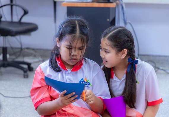 ภาพกิจกรรม คณะวิทยาศาสตร์และเทคโนโลยี มหาวิทยาลัยราชภัฏกำแพงเพชร ร่วมกับโรงเรียนอนุบาลกำแพงเพชร จัดกิจกรรมสะเต็มศึกษา ตามโครงการฝึกทักษะเพื่อพัฒนาอุจฉริยะภาพวิทยาศาสตร์