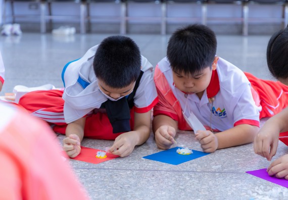 ภาพกิจกรรม คณะวิทยาศาสตร์และเทคโนโลยี มหาวิทยาลัยราชภัฏกำแพงเพชร ร่วมกับโรงเรียนอนุบาลกำแพงเพชร จัดกิจกรรมสะเต็มศึกษา ตามโครงการฝึกทักษะเพื่อพัฒนาอุจฉริยะภาพวิทยาศาสตร์