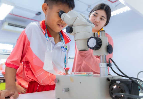 ภาพกิจกรรม คณะวิทยาศาสตร์และเทคโนโลยี มหาวิทยาลัยราชภัฏกำแพงเพชร ร่วมกับโรงเรียนอนุบาลกำแพงเพชร จัดกิจกรรมสะเต็มศึกษา ตามโครงการฝึกทักษะเพื่อพัฒนาอุจฉริยะภาพวิทยาศาสตร์