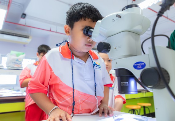 ภาพกิจกรรม คณะวิทยาศาสตร์และเทคโนโลยี มหาวิทยาลัยราชภัฏกำแพงเพชร ร่วมกับโรงเรียนอนุบาลกำแพงเพชร จัดกิจกรรมสะเต็มศึกษา ตามโครงการฝึกทักษะเพื่อพัฒนาอุจฉริยะภาพวิทยาศาสตร์