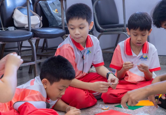 ภาพกิจกรรม คณะวิทยาศาสตร์และเทคโนโลยี มหาวิทยาลัยราชภัฏกำแพงเพชร ร่วมกับโรงเรียนอนุบาลกำแพงเพชร จัดกิจกรรมสะเต็มศึกษา ตามโครงการฝึกทักษะเพื่อพัฒนาอุจฉริยะภาพวิทยาศาสตร์