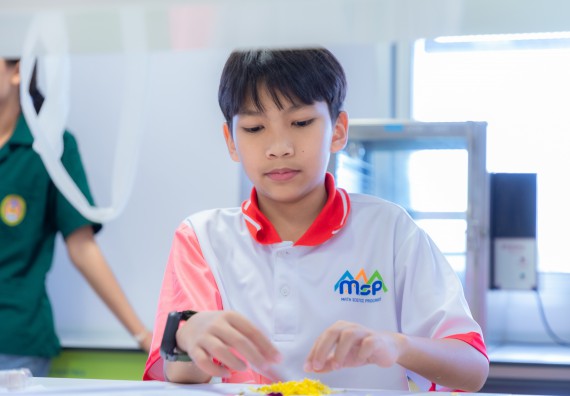 ภาพกิจกรรม คณะวิทยาศาสตร์และเทคโนโลยี มหาวิทยาลัยราชภัฏกำแพงเพชร ร่วมกับโรงเรียนอนุบาลกำแพงเพชร จัดกิจกรรมสะเต็มศึกษา ตามโครงการฝึกทักษะเพื่อพัฒนาอุจฉริยะภาพวิทยาศาสตร์