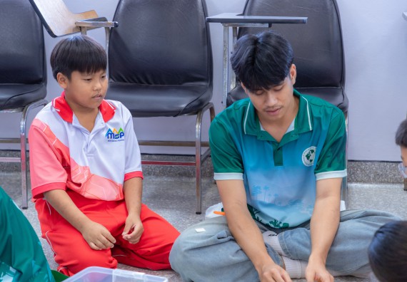 ภาพกิจกรรม คณะวิทยาศาสตร์และเทคโนโลยี มหาวิทยาลัยราชภัฏกำแพงเพชร ร่วมกับโรงเรียนอนุบาลกำแพงเพชร จัดกิจกรรมสะเต็มศึกษา ตามโครงการฝึกทักษะเพื่อพัฒนาอุจฉริยะภาพวิทยาศาสตร์