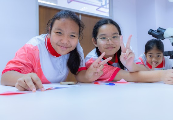 ภาพกิจกรรม คณะวิทยาศาสตร์และเทคโนโลยี มหาวิทยาลัยราชภัฏกำแพงเพชร ร่วมกับโรงเรียนอนุบาลกำแพงเพชร จัดกิจกรรมสะเต็มศึกษา ตามโครงการฝึกทักษะเพื่อพัฒนาอุจฉริยะภาพวิทยาศาสตร์