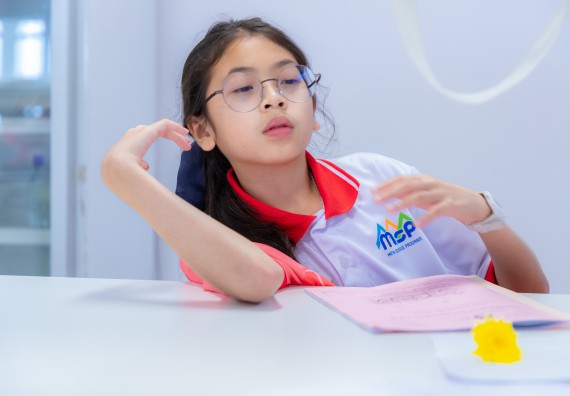 ภาพกิจกรรม คณะวิทยาศาสตร์และเทคโนโลยี มหาวิทยาลัยราชภัฏกำแพงเพชร ร่วมกับโรงเรียนอนุบาลกำแพงเพชร จัดกิจกรรมสะเต็มศึกษา ตามโครงการฝึกทักษะเพื่อพัฒนาอุจฉริยะภาพวิทยาศาสตร์