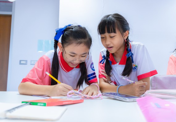 ภาพกิจกรรม คณะวิทยาศาสตร์และเทคโนโลยี มหาวิทยาลัยราชภัฏกำแพงเพชร ร่วมกับโรงเรียนอนุบาลกำแพงเพชร จัดกิจกรรมสะเต็มศึกษา ตามโครงการฝึกทักษะเพื่อพัฒนาอุจฉริยะภาพวิทยาศาสตร์