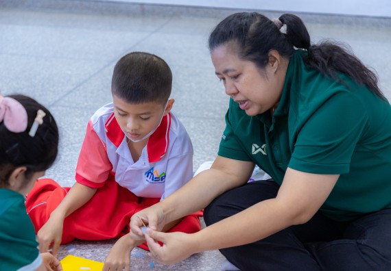 ภาพกิจกรรม คณะวิทยาศาสตร์และเทคโนโลยี มหาวิทยาลัยราชภัฏกำแพงเพชร ร่วมกับโรงเรียนอนุบาลกำแพงเพชร จัดกิจกรรมสะเต็มศึกษา ตามโครงการฝึกทักษะเพื่อพัฒนาอุจฉริยะภาพวิทยาศาสตร์