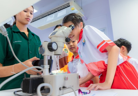 ภาพกิจกรรม คณะวิทยาศาสตร์และเทคโนโลยี มหาวิทยาลัยราชภัฏกำแพงเพชร ร่วมกับโรงเรียนอนุบาลกำแพงเพชร จัดกิจกรรมสะเต็มศึกษา ตามโครงการฝึกทักษะเพื่อพัฒนาอุจฉริยะภาพวิทยาศาสตร์