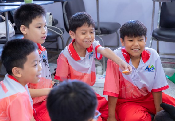 ภาพกิจกรรม คณะวิทยาศาสตร์และเทคโนโลยี มหาวิทยาลัยราชภัฏกำแพงเพชร ร่วมกับโรงเรียนอนุบาลกำแพงเพชร จัดกิจกรรมสะเต็มศึกษา ตามโครงการฝึกทักษะเพื่อพัฒนาอุจฉริยะภาพวิทยาศาสตร์