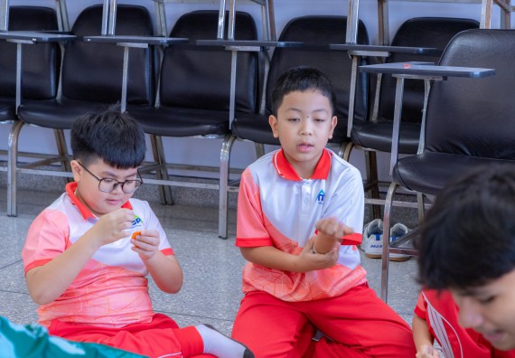 ภาพกิจกรรม คณะวิทยาศาสตร์และเทคโนโลยี มหาวิทยาลัยราชภัฏกำแพงเพชร ร่วมกับโรงเรียนอนุบาลกำแพงเพชร จัดกิจกรรมสะเต็มศึกษา ตามโครงการฝึกทักษะเพื่อพัฒนาอุจฉริยะภาพวิทยาศาสตร์