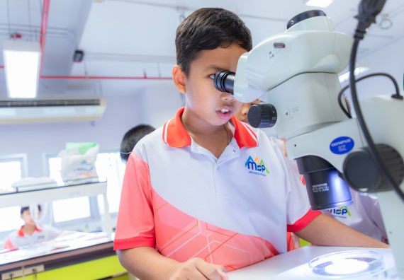 ภาพกิจกรรม คณะวิทยาศาสตร์และเทคโนโลยี มหาวิทยาลัยราชภัฏกำแพงเพชร ร่วมกับโรงเรียนอนุบาลกำแพงเพชร จัดกิจกรรมสะเต็มศึกษา ตามโครงการฝึกทักษะเพื่อพัฒนาอุจฉริยะภาพวิทยาศาสตร์