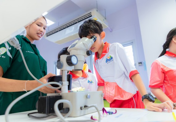 ภาพกิจกรรม คณะวิทยาศาสตร์และเทคโนโลยี มหาวิทยาลัยราชภัฏกำแพงเพชร ร่วมกับโรงเรียนอนุบาลกำแพงเพชร จัดกิจกรรมสะเต็มศึกษา ตามโครงการฝึกทักษะเพื่อพัฒนาอุจฉริยะภาพวิทยาศาสตร์