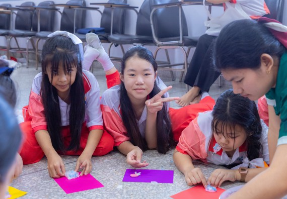 ภาพกิจกรรม คณะวิทยาศาสตร์และเทคโนโลยี มหาวิทยาลัยราชภัฏกำแพงเพชร ร่วมกับโรงเรียนอนุบาลกำแพงเพชร จัดกิจกรรมสะเต็มศึกษา ตามโครงการฝึกทักษะเพื่อพัฒนาอุจฉริยะภาพวิทยาศาสตร์